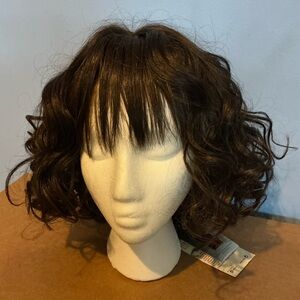 NIP LOVE IT Brand Human Hair Blend Curly Short Wig